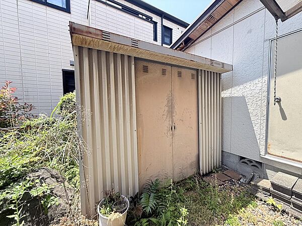 （室外物置）