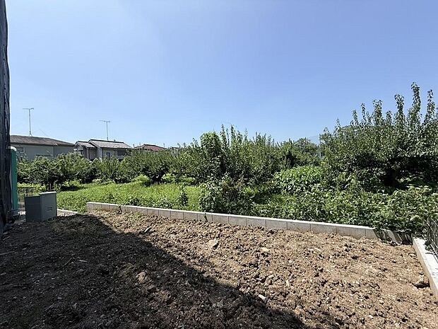 ちょっとした庭があるだけで、暮らしにゆとりと癒しをプラス!(R8年7月23日撮影)