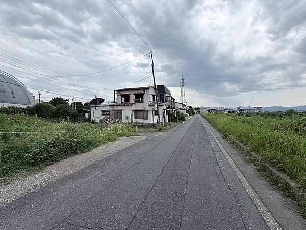 （前面道路・R8年7月30日撮影）