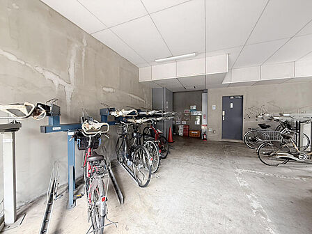 駐輪スペース有。近場のお出かけに自転車は断然便利