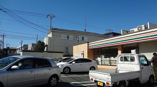 セブンイレブン八王子絹ケ丘1丁目店：徒歩3分（235ｍ）