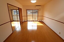 グランシャリオ 1階2LDKのリビング/ダイニング