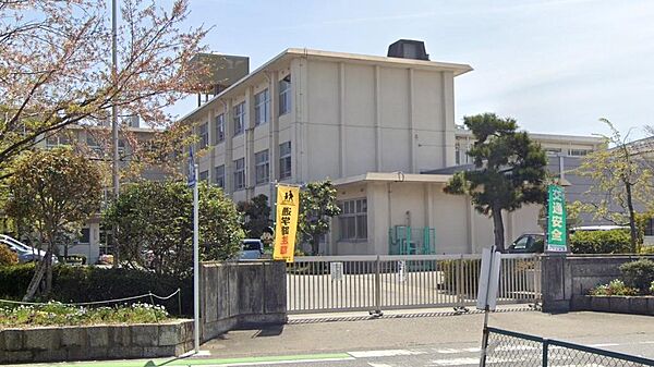 彦根市立城南小学校まで約1,250m