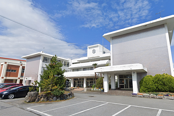 長浜市立湖北中学校まで約900m