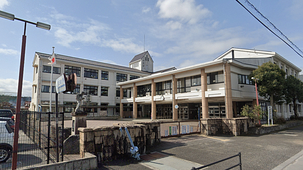 東近江市立玉緒小学校まで約1,800m