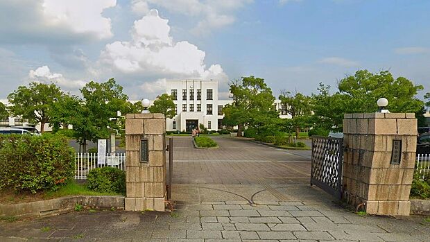 豊郷町立豊郷小学校まで約300m