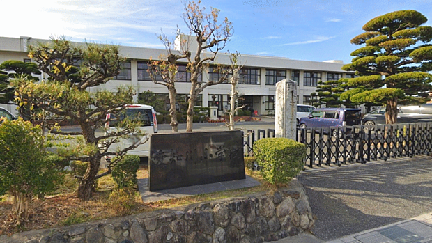 愛荘町立愛知川小学校まで約1,600m