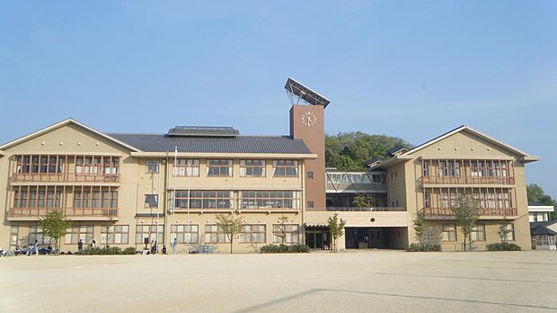 彦根市立旭森小学校まで約1,350m