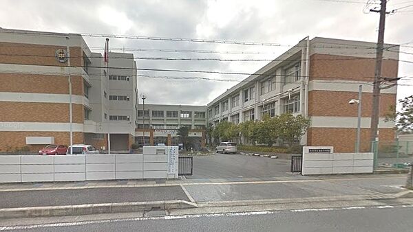 東近江市立能登川中学校まで約1,300m