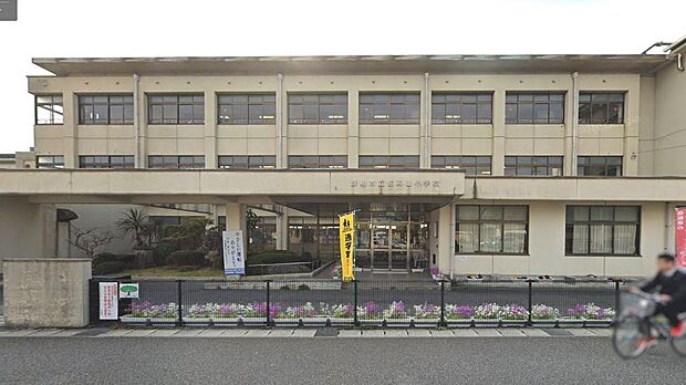 彦根市立佐和山小学校まで約200m