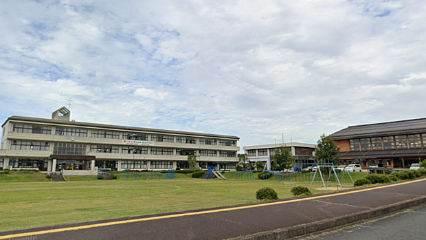 東近江市立蒲生東小学校まで約900m