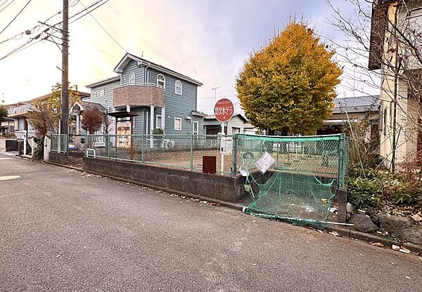 公園 物件向かいは公園です。（6m）