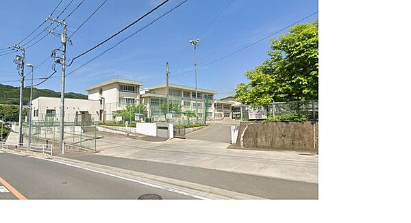 藤野小学校（150m）