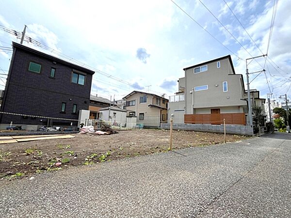 前面道路含む土地写真