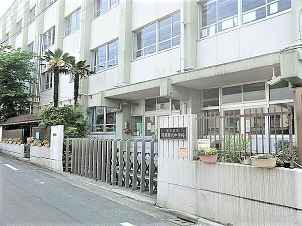 通学路は穏やかな住宅街の中の道なので、お子さんの通学も安心。