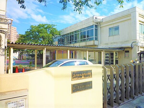 通学路は穏やかな住宅街の中の道なので、お子さんの通学も安心