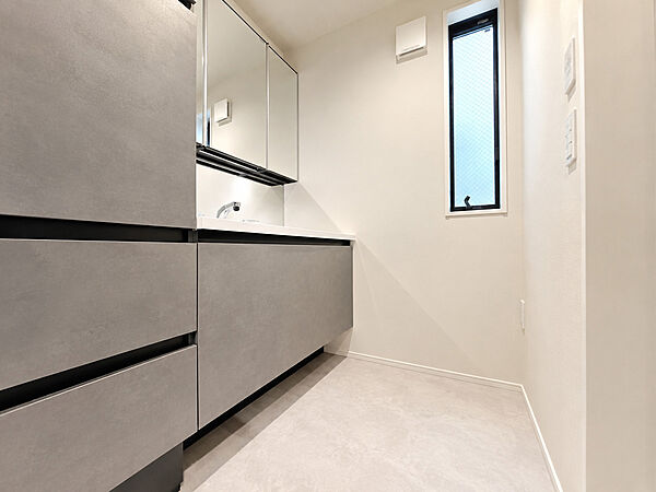 建物プラン例　建物価格　2460万円、建物面積81.66m2　武蔵小山駅徒歩5分！ご家族の理想を形にする自由設計対応の売地