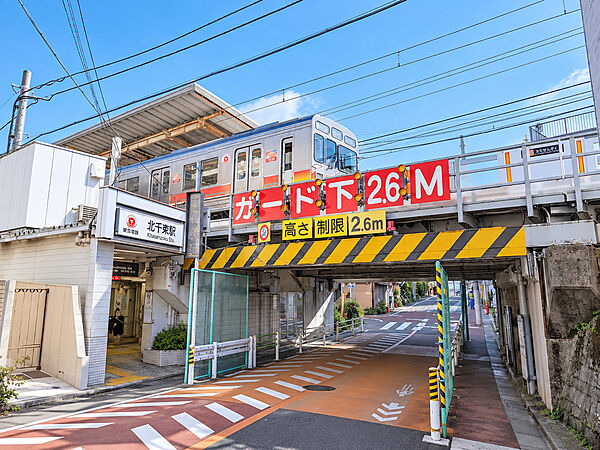 駅前は商業施設も豊富で、おしゃれな雰囲気が漂います。各ニーズに対応可能な環境になっております。