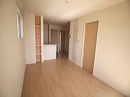 マルーン・ベルズ 103 1階1LDKのリビング/ダイニング