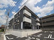 西条駅より徒歩18分 築1年4ヶ月 3階建の賃貸物件