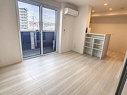 ブルースカイKAKUDA 205 2階1LDKのリビング/ダイニング