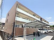 寺家駅より徒歩10分 築4年8ヶ月 3階建の賃貸物件