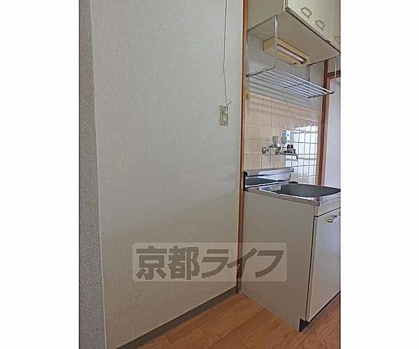 画像17:キッチン横に冷蔵庫設置スペースがあります。