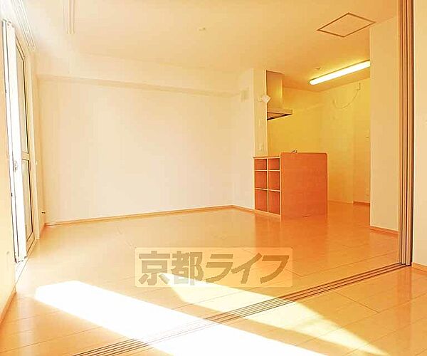 画像4:綺麗なフローリングのお部屋です。