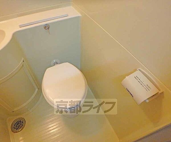 画像8:ユニットバスの洋式トイレです。