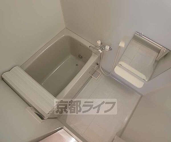 画像5:浴室乾燥機の付いたセパレートの浴室です。