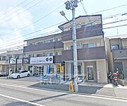 桂川駅より徒歩10分 2階 築10年の賃貸物件