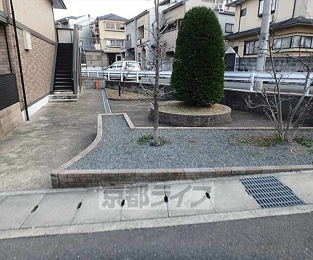 18 / 35