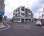 周辺：ファミリーマート富野荘駅前店まで882m