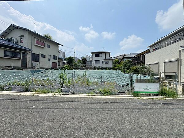 敷地の広さを活かして、中庭のある住まいや、2世帯住宅など、多彩なプランニングが可能です。お気軽にアム