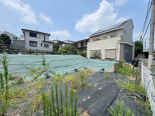 敷地の広さを活かして、中庭のある住まいや、2世帯住宅など、多彩なプランニングが可能です。お気軽にアム