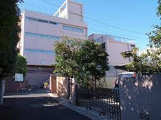 私立日本女子体育大学体育学部附属二階堂高校まで1283m