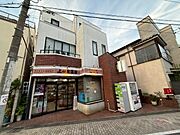 敷地の広さを活かして、中庭のある住まいや、2世帯住宅など、多彩なプランニングが可能です。将来を見据え