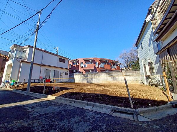 専属設計士が手掛けるハイスペック住宅。前面は車通りが少なくお子様にも安心＆人目が少なくプライバシーが