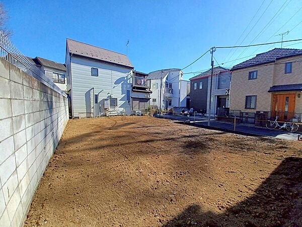 専属設計士が手掛けるハイスペック住宅。前面は車通りが少なくお子様にも安心＆人目が少なくプライバシーが