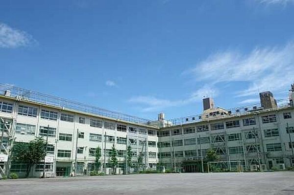 豊島区立西巣鴨中学校まで462m