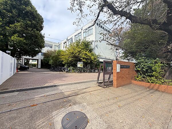 東京都立武蔵丘高等学校まで628m