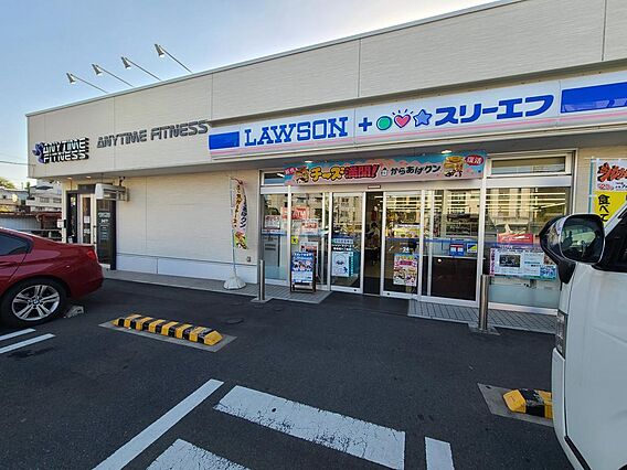 ローソン・スリ...