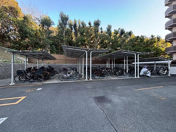 屋根付き大型駐輪場