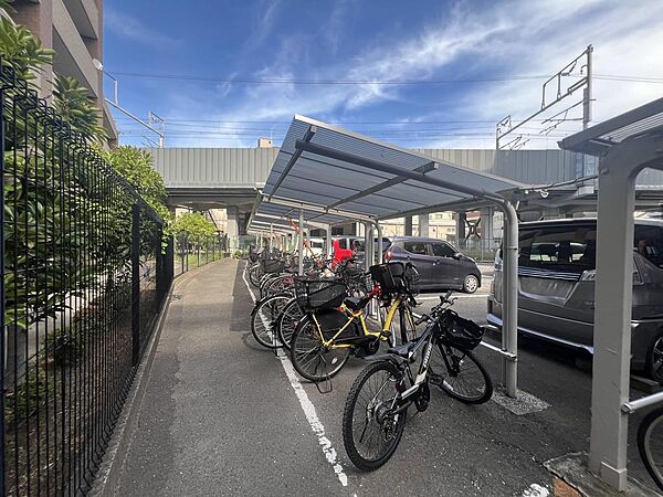屋根付き駐輪場・バイク置場