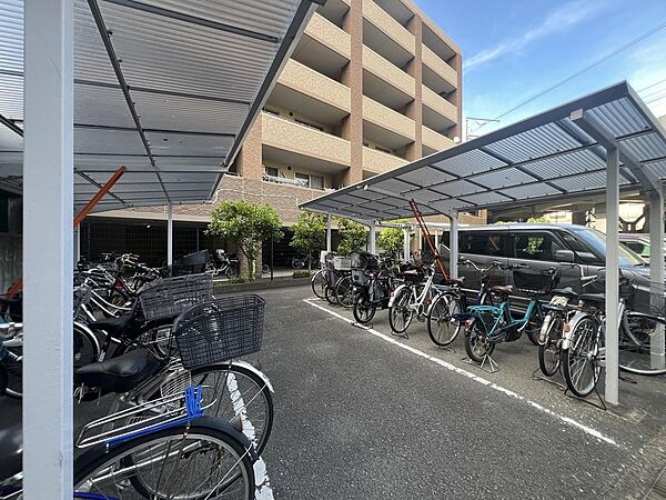 屋根付き駐輪場・バイク置場