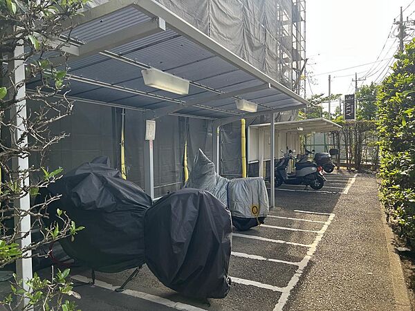 屋根付き駐輪場・バイク置場
