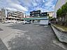 周辺：ファミリーマート横浜狩場町店　徒歩約2分