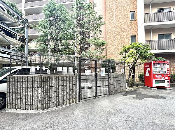 敷地内ゴミ置き場