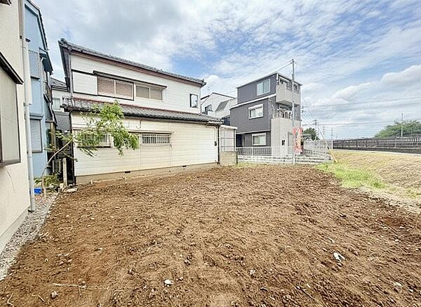 東京メトロ東西線「原木中山」駅まで徒歩12分、JR総武線「西船橋」駅まで徒歩18分