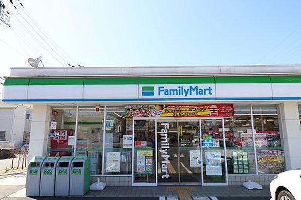 【コンビニエンスストア】ファミリーマート　松屋大和川通店まで270ｍ